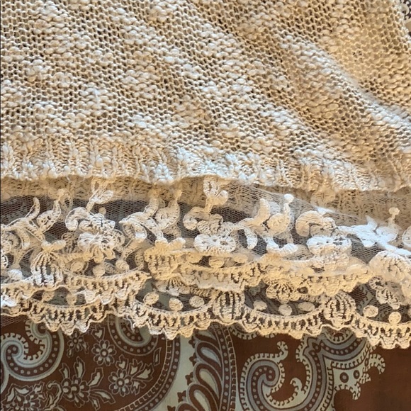 LF Sweater - Picture 3 of 4